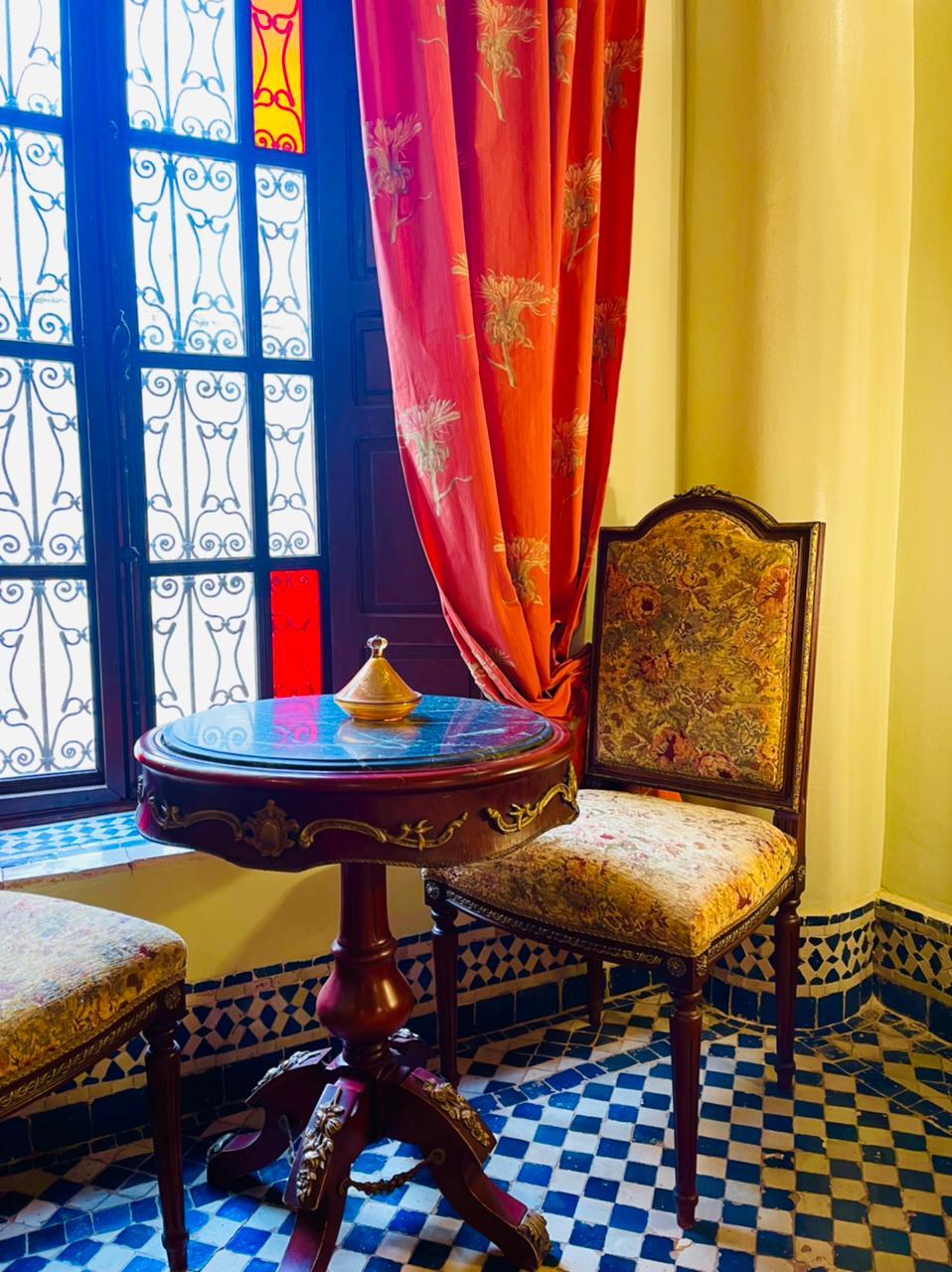 Suite Sanaa — salon